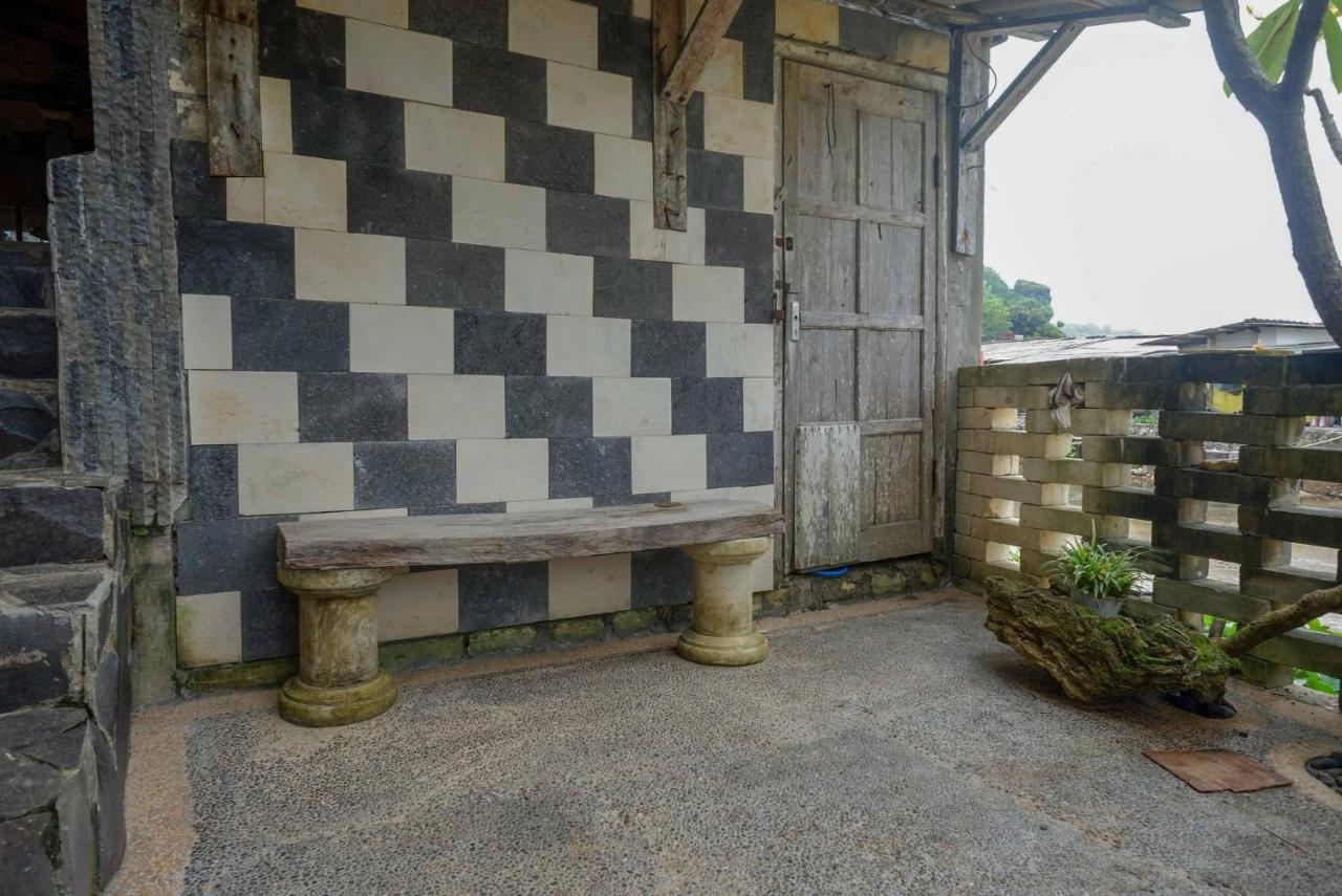 Hotel Kampoeng Drini Redpartner Brono Extérieur photo